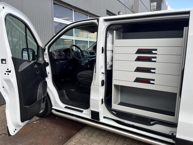 Renault TRAFIC 1.6 dCi L1H1 2x Schuifdeur Kastinrichting Airco Cruise controle Kastinrichting 3-Persoons Telefoonverbinding Parkeersensoren achter Sitebars 1e eigenaar Euro 6 Dealer onderhouden