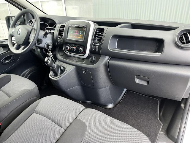 Renault TRAFIC 1.6 dCi L1H1 2x Schuifdeur Kastinrichting Airco Cruise controle Kastinrichting 3-Persoons Telefoonverbinding Parkeersensoren achter Sitebars 1e eigenaar Euro 6 Dealer onderhouden