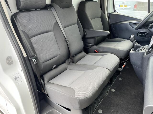 Renault TRAFIC 1.6 dCi L1H1 2x Schuifdeur Kastinrichting Airco Cruise controle Kastinrichting 3-Persoons Telefoonverbinding Parkeersensoren achter Sitebars 1e eigenaar Euro 6 Dealer onderhouden