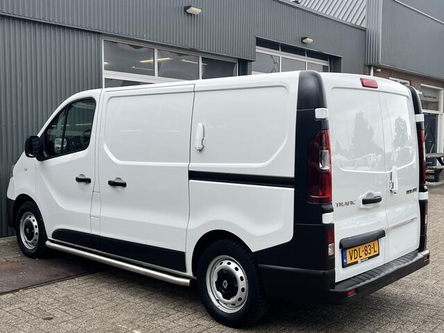 Renault TRAFIC 1.6 dCi L1H1 2x Schuifdeur Kastinrichting Airco Cruise controle Kastinrichting 3-Persoons Telefoonverbinding Parkeersensoren achter Sitebars 1e eigenaar Euro 6 Dealer onderhouden
