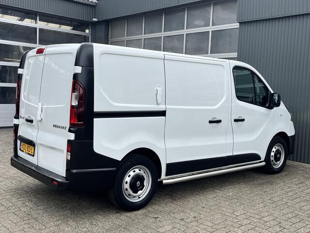 Renault TRAFIC 1.6 dCi L1H1 2x Schuifdeur Kastinrichting Airco Cruise controle Kastinrichting 3-Persoons Telefoonverbinding Parkeersensoren achter Sitebars 1e eigenaar Euro 6 Dealer onderhouden