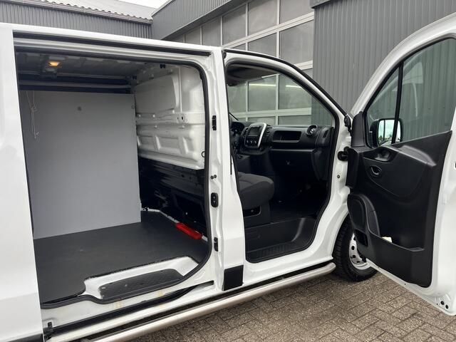 Renault TRAFIC 1.6 dCi L1H1 2x Schuifdeur Kastinrichting Airco Cruise controle Kastinrichting 3-Persoons Telefoonverbinding Parkeersensoren achter Sitebars 1e eigenaar Euro 6 Dealer onderhouden