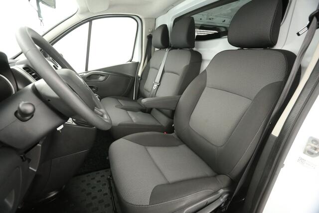 Renault TRAFIC 2.0 dCi T29 L1H1 Airco Cruise 2xSchuifdeur Navigatie PDC 3 Persoons Trekhaak