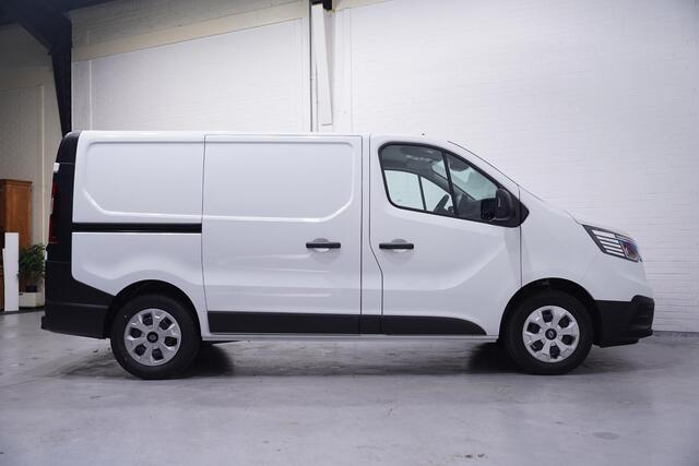 Renault TRAFIC 2.0 dCi 110 pk L1H1 Airco, Apple Carplay BPM Vrij, Cruise Control, LED Koplampen, PDC achter, 3-Zits