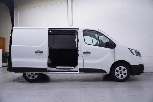 Renault TRAFIC 2.0 dCi 110 pk L1H1 Airco, Apple Carplay BPM Vrij, Cruise Control, LED Koplampen, PDC achter, 3-Zits