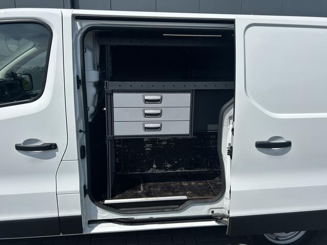 Renault TRAFIC 2.0 dCi 120 PK / L1H1 / 1e EIG. / INRICHTING / TREKHAAK / 2X SCHUIFDEUR / AIRCO / CRUISE / NAVI