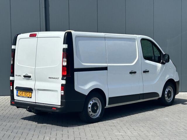 Renault TRAFIC 2.0 dCi 120 PK / L1H1 / 1e EIG. / INRICHTING / TREKHAAK / 2X SCHUIFDEUR / AIRCO / CRUISE / NAVI
