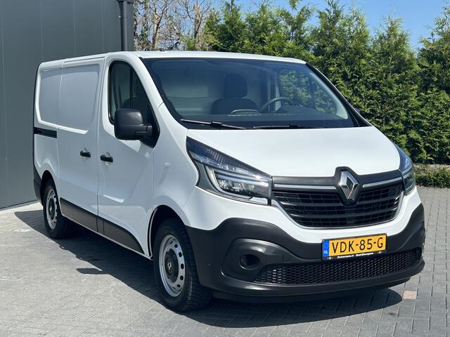 Renault TRAFIC 2.0 dCi 120 PK / L1H1 / 1e EIG. / INRICHTING / TREKHAAK / 2X SCHUIFDEUR / AIRCO / CRUISE / NAVI