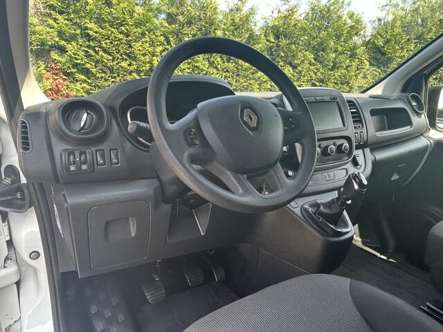 Renault TRAFIC 2.0 dCi 120 PK / L1H1 / 1e EIG. / INRICHTING / TREKHAAK / 2X SCHUIFDEUR / AIRCO / CRUISE / NAVI
