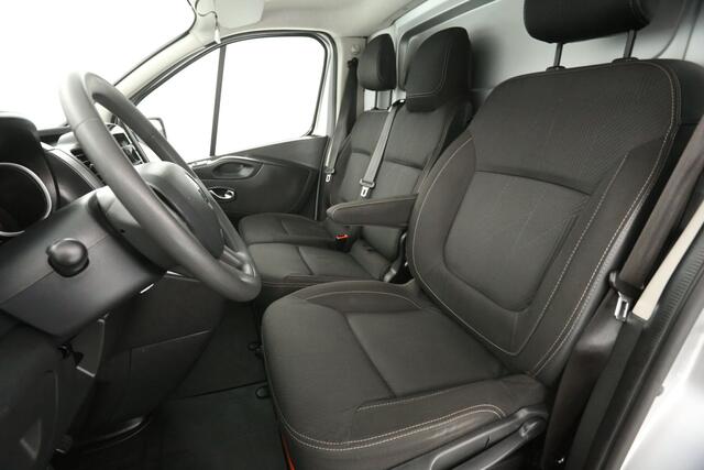 Renault TRAFIC 2.0 dCi T29 L2H1 146PK Automaat Airco Cruise Camera Carplay LED 3 Persoons 17"LMV PDC Trekhaak