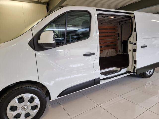 Renault TRAFIC 2.0 dCi 130 T30 L2H1 Work Edition | Navigatie | 2x schuifdeur | Trekhaak |