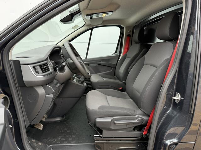 Renault TRAFIC 2.0 DCI 150PK L2H1 LED Airco Cruise Control Carplay Trekhaak Parkeersensoren Lat betimmering APK 11-2026
