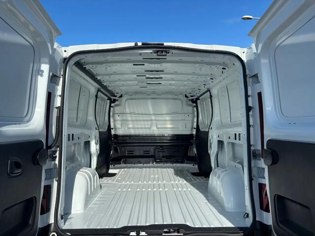 Renault TRAFIC 2.0DCI L2H1 Automaat Airco Navi Cruisecontrol Trekhaak Dubbelschuifdeur BPM VRIJ NIEUW