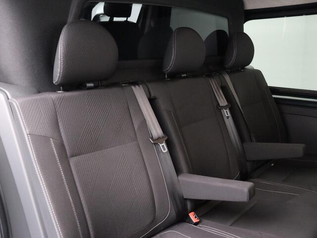 Renault TRAFIC 2.0 dCi 150pk T29 L2H1 DC Business | Black Edition | 2x schuifdeur | Laadruimte betimmering | Automaat | Climate control |