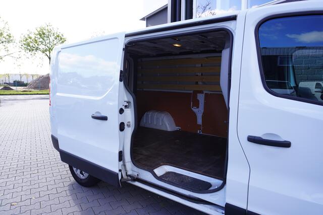 Renault TRAFIC 2.0 dCi 110PK L2 - EURO 6 - Airco - Cruise - PDC - ¤22.950,- Excl.