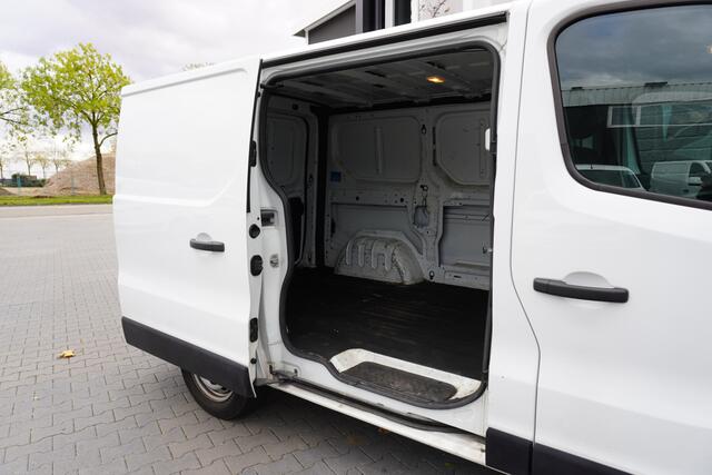 Renault TRAFIC 1.6 dCi 120PK - EURO 6 - Airco - Cruise - PDC - ¤ 10.499,- Excl.