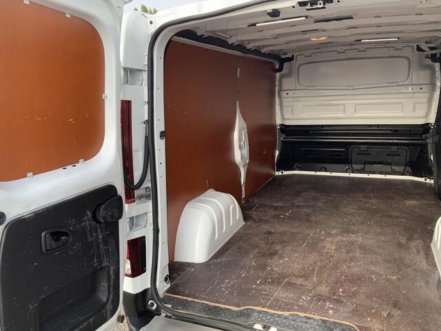 Renault TRAFIC 2.0 dCi 130 T30 L2H1 Work Edition Airco Cruise Navi 3Zits Camera Trekhaak 2500 kg Euro 6