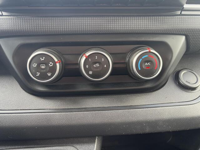 Renault TRAFIC 2.0 dCi 110 T30 L2H1*A/C*CRUISE*NAVI*HAAK*3PERS*