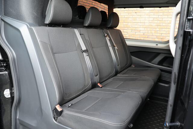 Renault TRAFIC 2.0 dCi 170 PK L2H1 DC | CarPlay | Camera | Navigatie | LED Koplampen | Climate control | Trekhaak | Cruise control | 5-Zitter | Nieuwe APK | NAP Logisch