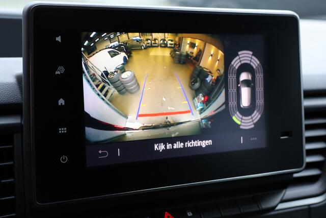 Renault TRAFIC 2.0 dCi 170 PK L2H1 DC | CarPlay | Camera | Navigatie | LED Koplampen | Climate control | Trekhaak | Cruise control | 5-Zitter | Nieuwe APK | NAP Logisch