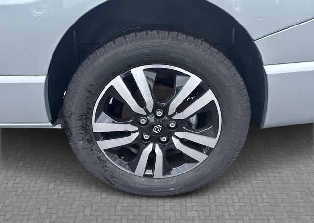 Renault TRAFIC 2.0 Blue dC1 150 T30 L2H1 Extra - Reservewiel / Alarm / 17\" lichtmetalen velgen 'Avens Noir Diamantée' in aluminium en zwart,Houten laadvloer