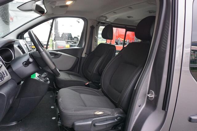 Renault TRAFIC 146pk Euro6 L2H1 Dubbele cabine 2x Schuifdeur Navi Trekhaak Cruise control 17" Velgen