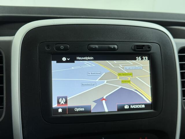 Renault TRAFIC 2.0DCI 145PK T29 L2H1 Comfort 3-Persoons Trekhaak Apple Carplay Android Navi Airco Cruise Control Bluetooth Lmv Pdc Betonplex Vloer Wandbetimmering Schuifdeur Sidebars Euro 6 Origineel Nederlandse Auto