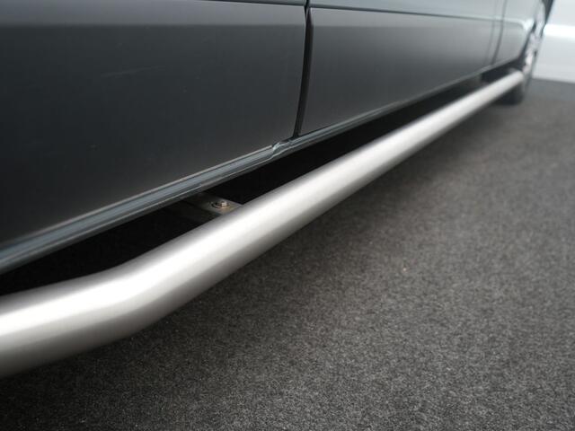 Renault TRAFIC - 9 Persoons bus! - All Seasonbanden - Achteruitrijcamera - Cruise Control - Sidebars - Trekhaak - Dealeronderhouden