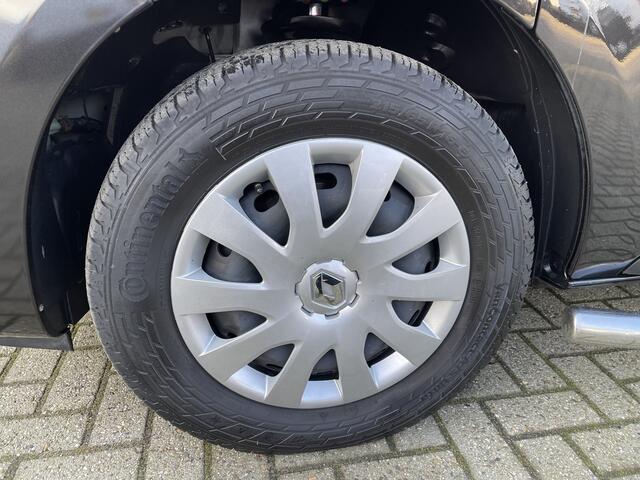 Renault TRAFIC 2.0 dCi 120pk T29 L2H1 Work Edition / vaste prijs rijklaar ¤ 17.950 ex btw / lease vanaf ¤ 302 / zwart metallic / ingerichte laadruimte / camera / airco / cruise / trekhaak !