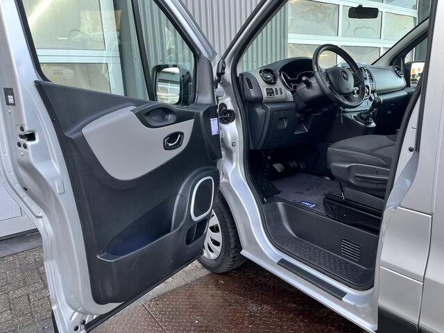 Renault TRAFIC Passenger 1.6 dCi 120pk BTW / BPM VRIJ!! marge Lengte 2 Airco Cruise control Navigatie PDC 1e eigenaar Combi Kombi Passenger Groepsvervoer Taxi Personenbus