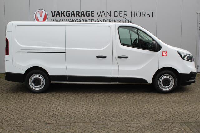Renault TRAFIC 2.0-130pk dCi T30 L2H1. Dames en heren ondernemers opgelet ! Erg nette Renault Trafic met slechts 45.000km ! Airco, cruise control, trekhaak, laadruimte betimmerd, telefoonvoorb., bijrijdersbank, centrale vergr. afstand bediend etc, etc