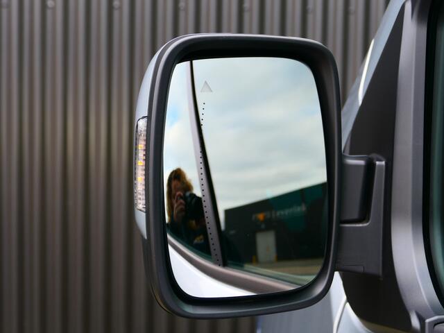 Renault TRAFIC 2.0 Blue dCi EDC 170 T29 L2H1 Luxe DC, vraag naar beschikbaarheid! Demo, Deuren met ruit, Anniversary, 19"LMV, Adaptive Cruise, Sidebars, Betimmering