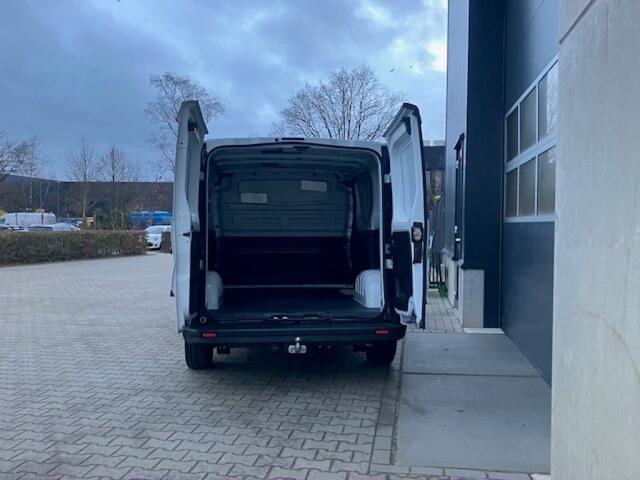 Renault TRAFIC 2.0 D 130pk L1H1 - Navi - Carplay/Android - Camera - sensoren a - trekhaak - all season banden