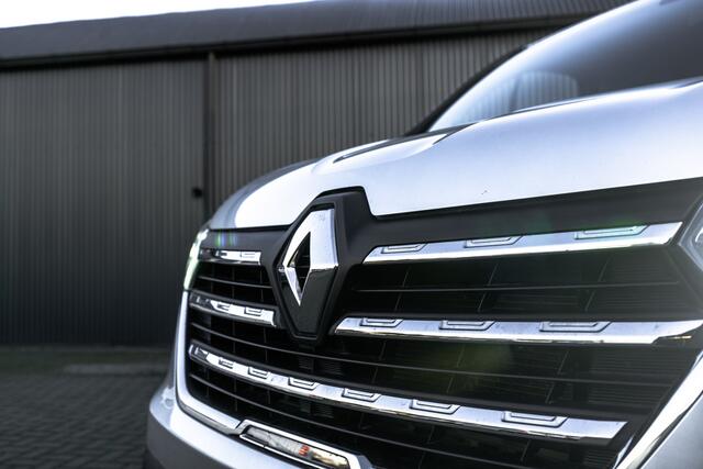 Renault TRAFIC Blue dCi 150PK | L2H1 | 9-Zits | LED | Canera | Navi | Zijschuifdeur R+L | Cruise | Airco | PDC | Euro 6