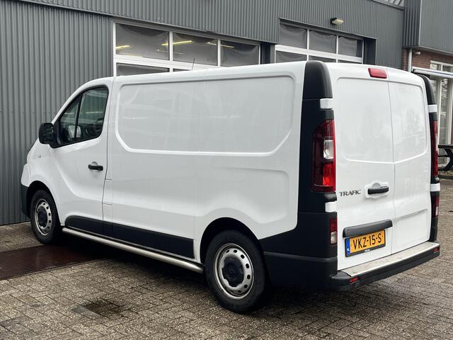 Renault TRAFIC 2.0 dCi L1H1 120pk Bouwjaar 08-07-2021 Airco Cruise controle 3-Persoons Telefoonverbinding Parkeersensoren achter Sitebars 1e eigenaar Euro 6 Dealer onderhouden