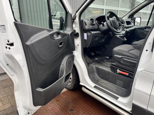 Renault TRAFIC 2.0 dCi L1H1 120pk Bouwjaar 08-07-2021 Airco Cruise controle 3-Persoons Telefoonverbinding Parkeersensoren achter Sitebars 1e eigenaar Euro 6 Dealer onderhouden
