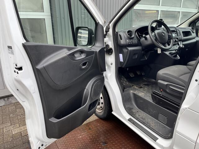Renault TRAFIC 2.0 dCi L1H1 120pk Bouwjaar 11-11-2021 Airco Cruise controle 3-Persoons Telefoonverbinding Parkeersensoren achter Sitebars 1e eigenaar Euro 6 Dealer onderhouden