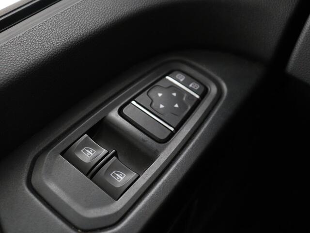 Renault TRAFIC 2.0 dCi T29 L1H1 Comfort | Trekhaak | Airco | Bluetooth | Parkeerhulp | Camera | Full LED | Cruise control | 3 Persoons