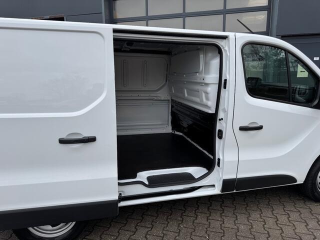 Renault TRAFIC 2.0 D 130pk L1H1 Apple/Android - camera - sensoren v/a/z - trekhaak - All season banden