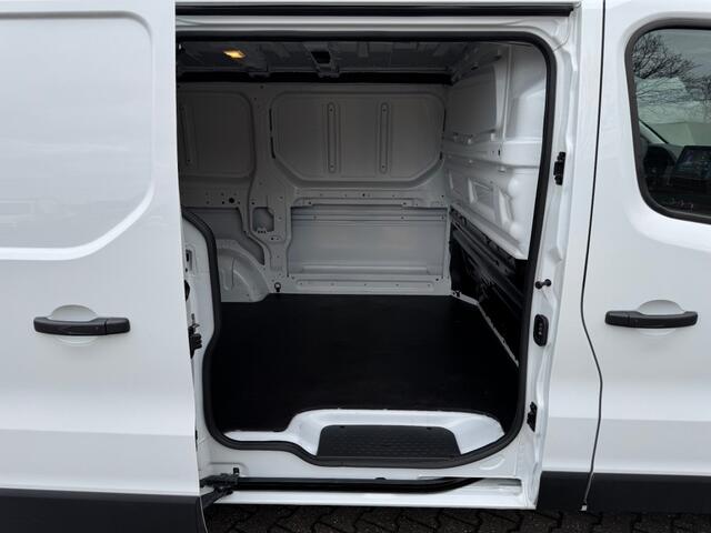 Renault TRAFIC 2.0 D 130pk L1H1 Apple/Android - camera - sensoren v/a/z - trekhaak - All season banden