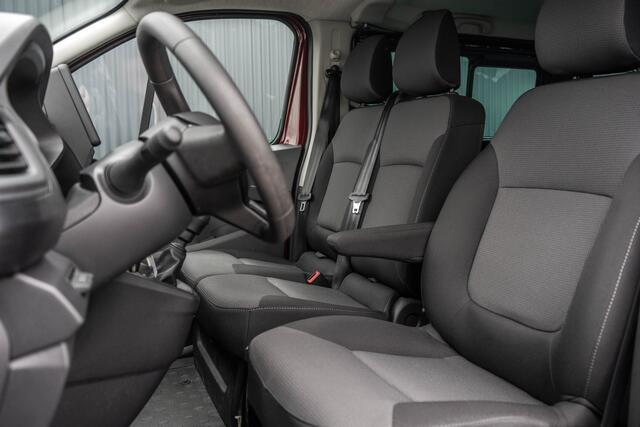 Renault TRAFIC Blue dCi 150PK | L2H1 | 9-Zits | Incl. BTW/BPM | LED LED | Camera | Navi | Zijschuifdeur R+L | Cruise | Airco | PDC