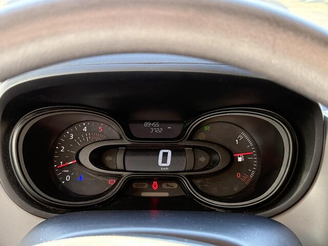 Renault TRAFIC 1.6 dCi 125 pk T29 L2H1 Comfort Energy | NAP | Trekhaak | Imperiaal | Navigatie | Airco | Parkeersensoren | Cruise Control | BT-Telefoonfunctie |