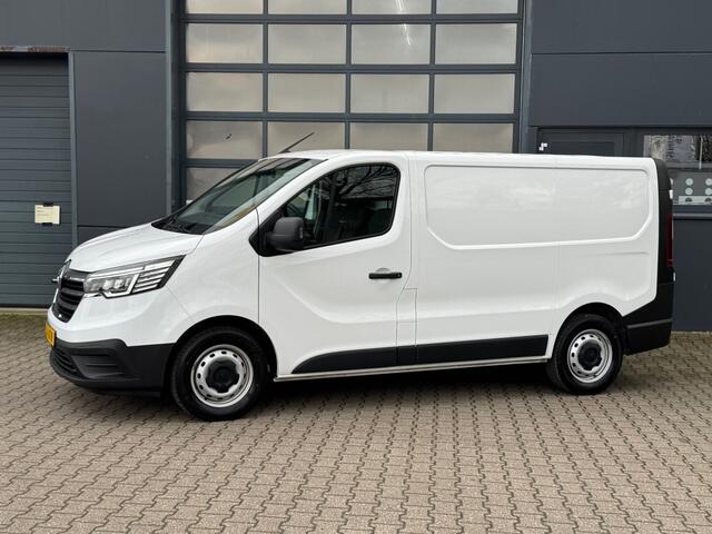 Renault TRAFIC 2.0 D 130pk L1H1 Apple/Android - camera - sensoren v/a/z - trekhaak - All season banden