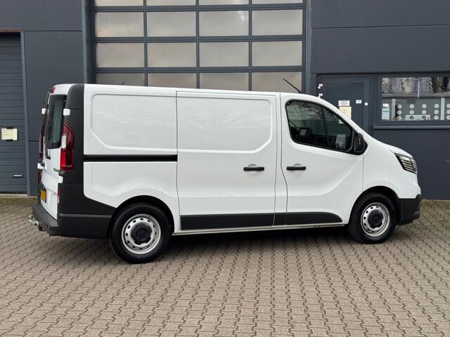 Renault TRAFIC 2.0 D 130pk L1H1 Apple/Android - camera - sensoren v/a/z - trekhaak - All season banden