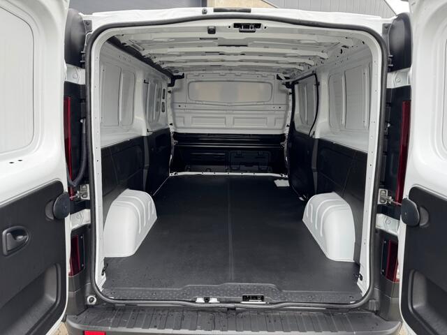 Renault TRAFIC 2.0D 130 pk L2 H1 Navi - Apple/Android - camera - all season banden - nieuw!!