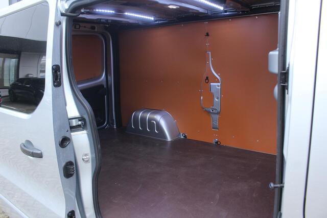 Renault TRAFIC 2.0 Blue dC1 150Pk EDC T30 L2H1 Extra | Anniversary Edition | Navigatie | Draadloze Apple & Android Carplay | Parkeersensoren & Camera | Trekhaak | Laadruimte afwerking | Lichtmetalen Velgen |