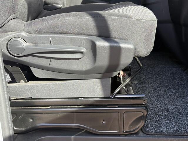 Renault TRAFIC 2.0 dCi 150 PK L2H1 RED / Carplay / Cruise / LED / Trekhaak / Airco / DAB / Bluetooth