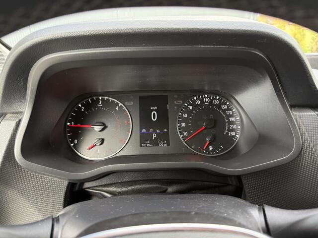 Renault TRAFIC 2.0 DCi 150 PK AUTOMAAT / L2H1 / TREKHAAK / **18.350 km** / AIRCO / CRUISE / CAMERA / 3-ZITS / LED / BLINDSPOT