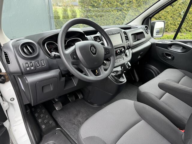 Renault TRAFIC 2.0 dCi 120 PK / L1H1 / 1e EIG. / TREKHAAK / IMPERIAAL / AIRCO / CRUISE / 3-ZITS / LED