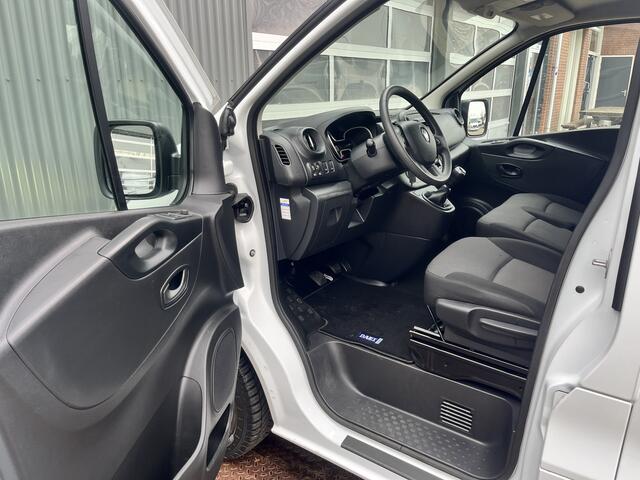 Renault TRAFIC 2.0 dCi 120 L1H1 120pk Airco Cruise controle 3-Persoons Telefoonverbinding Parkeersensoren achter 1e eigenaar Euro 6 Dealer onderhouden